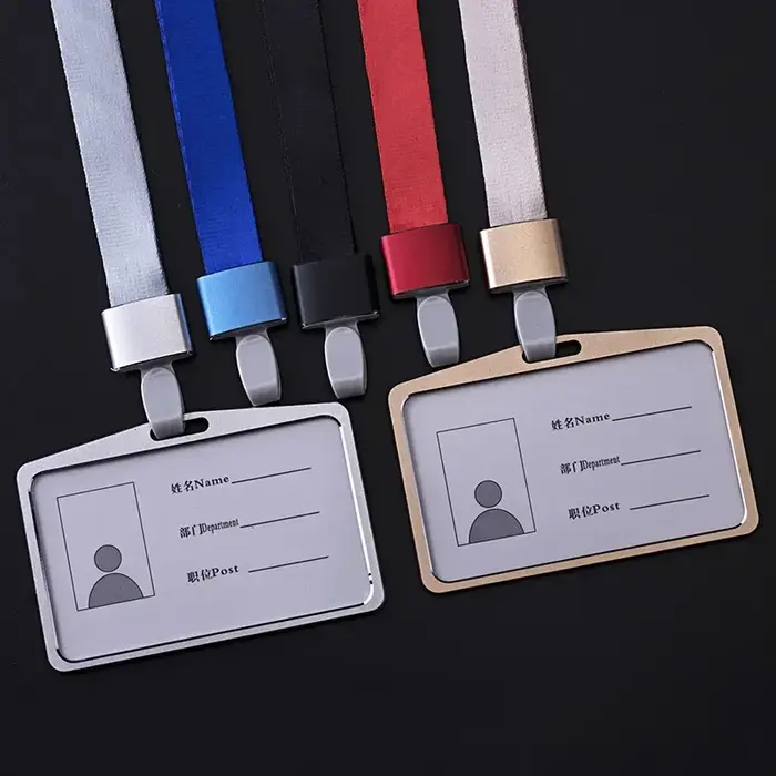 Porte-carte de crédit portefeuille en alliage d'aluminium nom de employé couverture de carte d'identité en métal travail identité Badge ID étui d'affaires