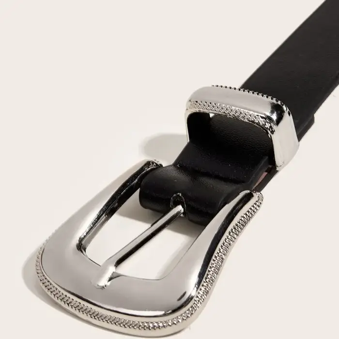 Ceinture de style rétro européen et américain avec boucle en métal embossée