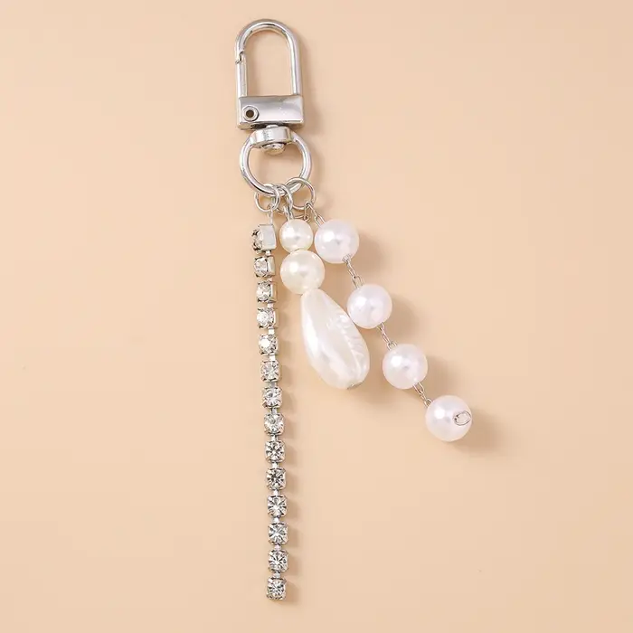 Joli porte-clés en forme de coquille de perles pour femmes et filles, pendentifs en strass pour déco