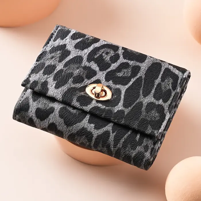 Portefeuille court pour femme à imprimé léopard