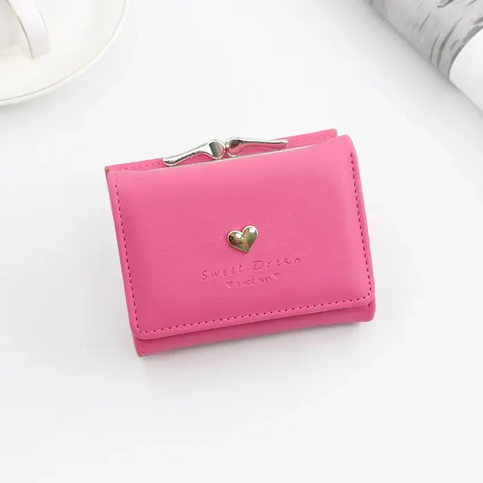 Petit portefeuille femme coeur aimant court