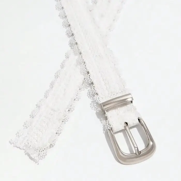 Ceinture en dentelle blanche de style délicat pour femme