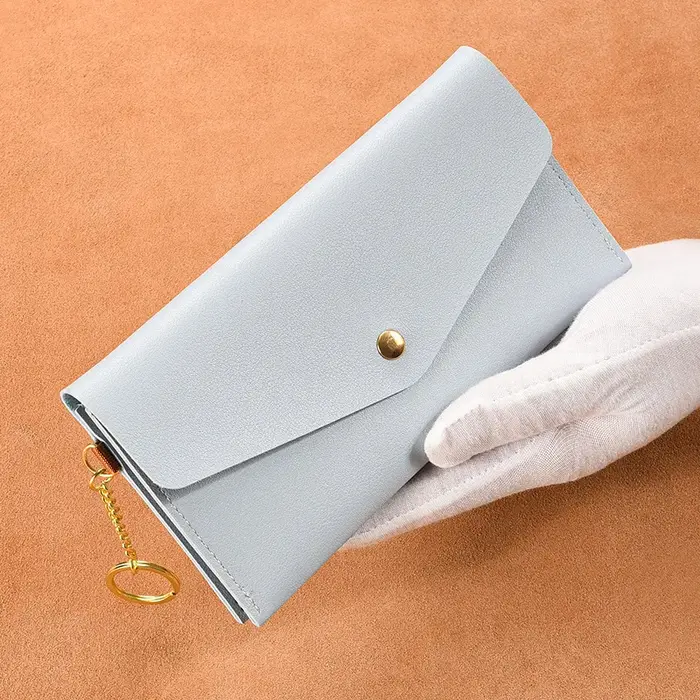 Pochette portefeuille longue en cuir souple pour femmes