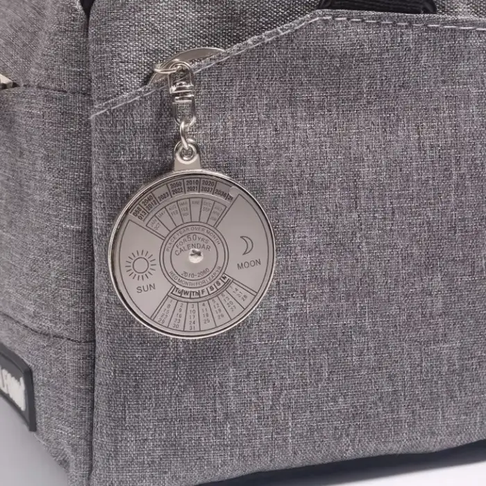 Porte-clés Calendrier Perpétuel Rotatif 50 Ans – Anneau de Clés Créatif en Alliage pour Hommes et Femmes