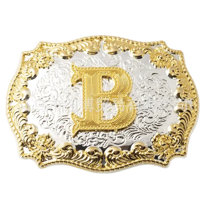 Ceinture avec Lettres Sculptées Dorées