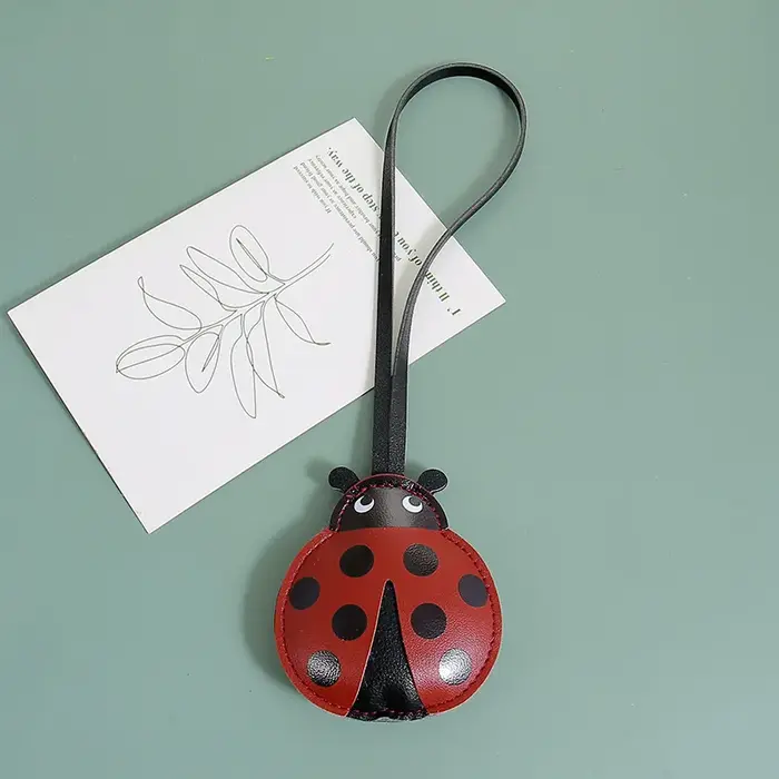 Porte-clés coccinelle mignon, portefeuille en cuir, porte-monnaie, pendentif Animal de dessin animé 