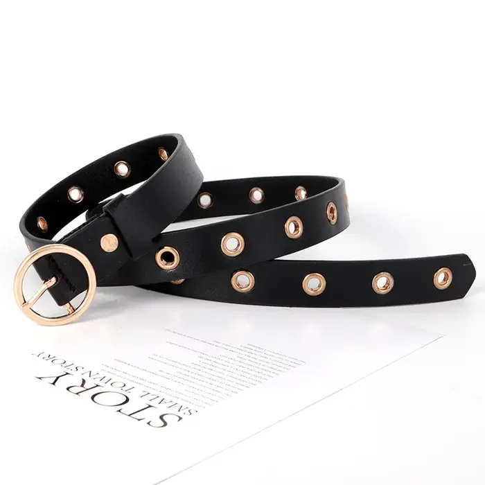 Ceinture noire tendance avec design perforé
