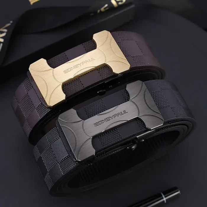 Ceinture d'affaires élégante pour homme avec boucle automatique en métal, design durable pour un usage quotidien, choix de cadeau idéal