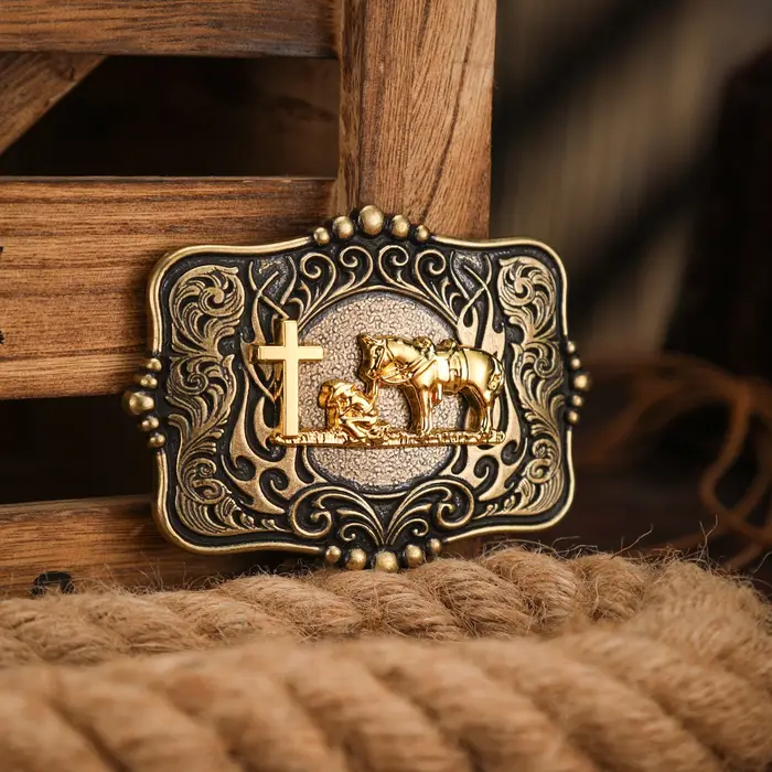 Une boucle de ceinture en métal de style occidental