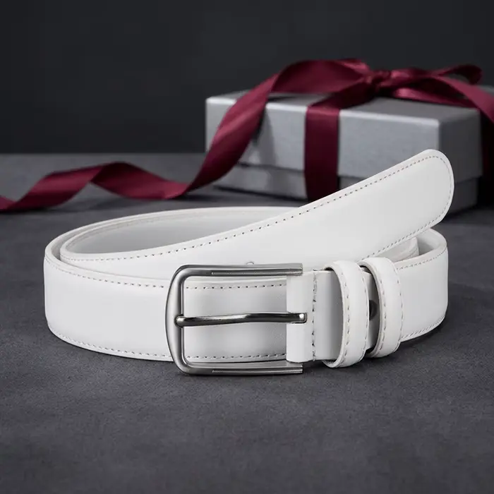 Ceinture formelle pour homme, largeur 3,51 cm, blanc pur, style classique. Conception réglable, maté