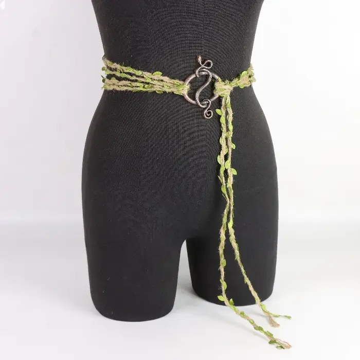 Ceinture en corde de chanvre Elf Vine avec boucle celtique | Accessoires de vêtements de déesse de la forêt ajustables
