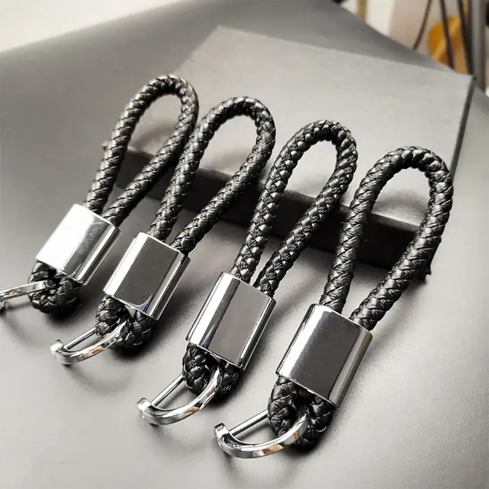 Porte-clés en métal tissé à la main