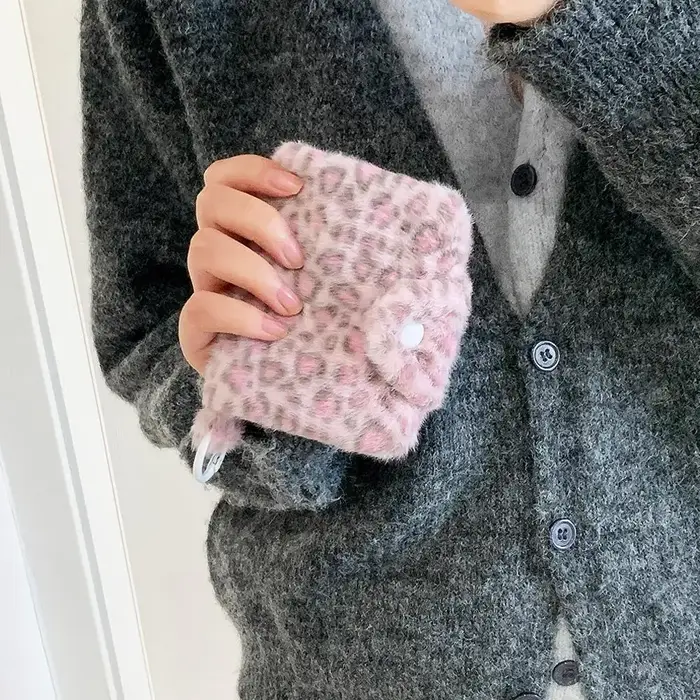 Porte-monnaie en peluche à imprimé léopard avec fermeture à pression