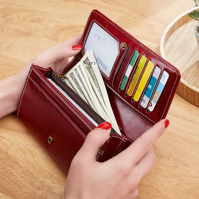 Portefeuille en cuir de luxe pour femme