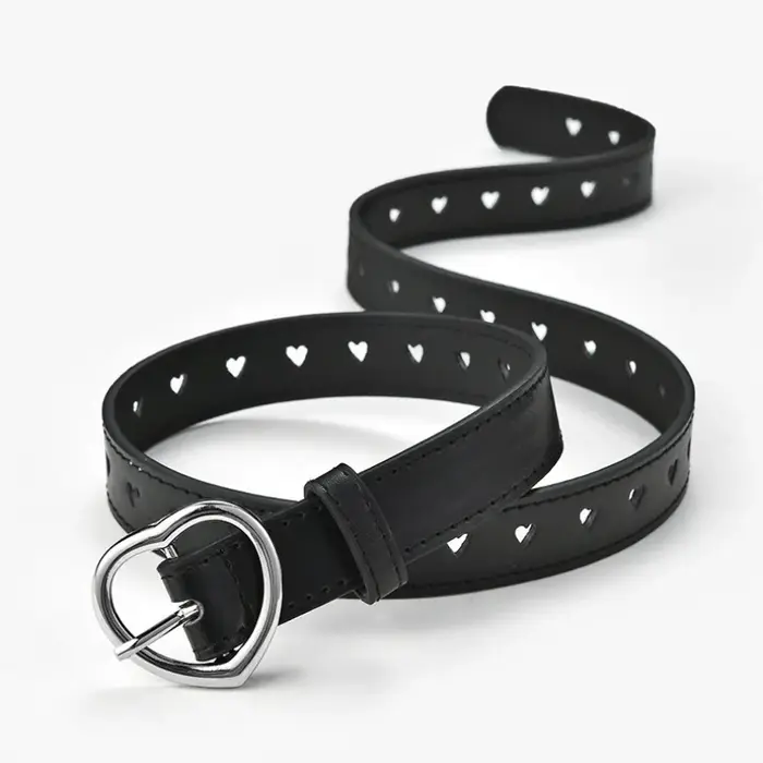 Ceinture pour femme tendance à boucle en forme de cœur
