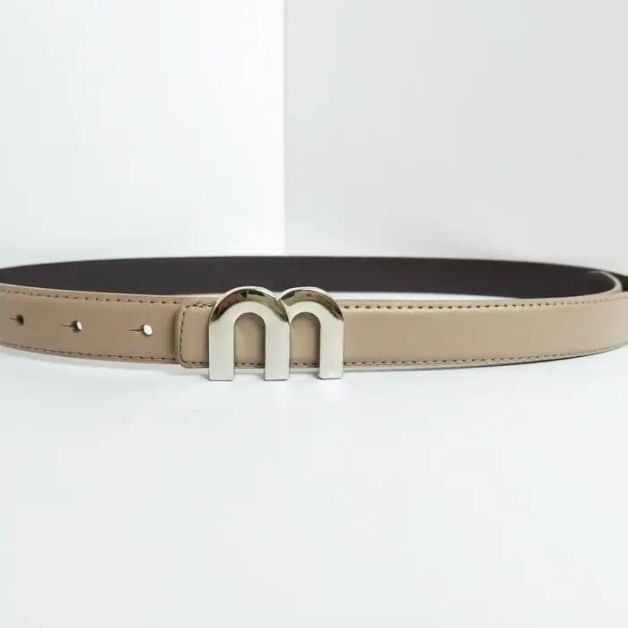 Ceinture pour femme M. Boucle argentée de haute qualité