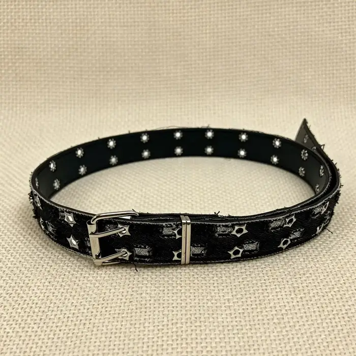 1 ceinture en jean pour femme avec doubles œillets, au style minimaliste, usé et épuré, idéale pour 