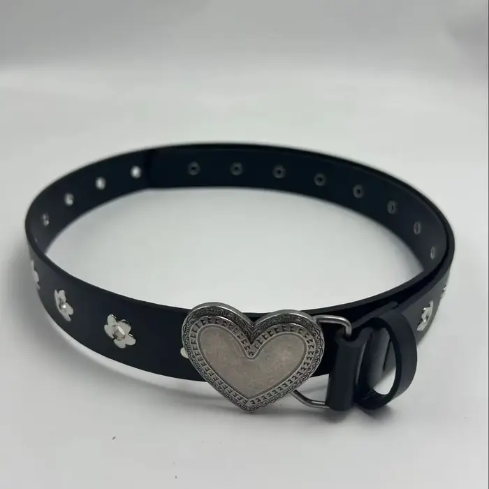 Ceinture pour femme avec boucle en forme de cœur, œillets floraux, style sombre Y2K tendance et mini