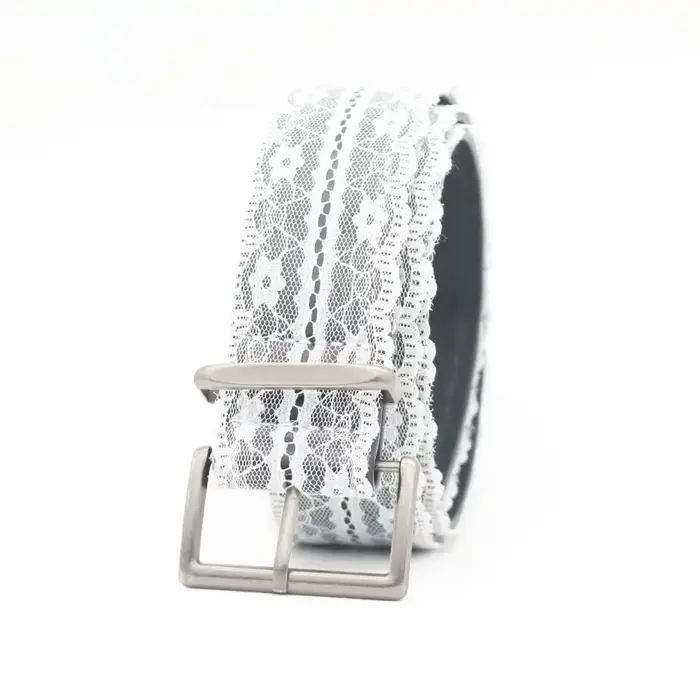 Belle ceinture de taille en dentelle en cuir blanc
