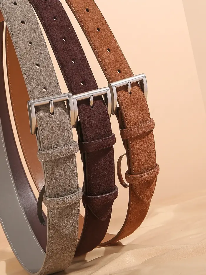 Ceinture en daim élégante pour femmes avec boucle en métal doré