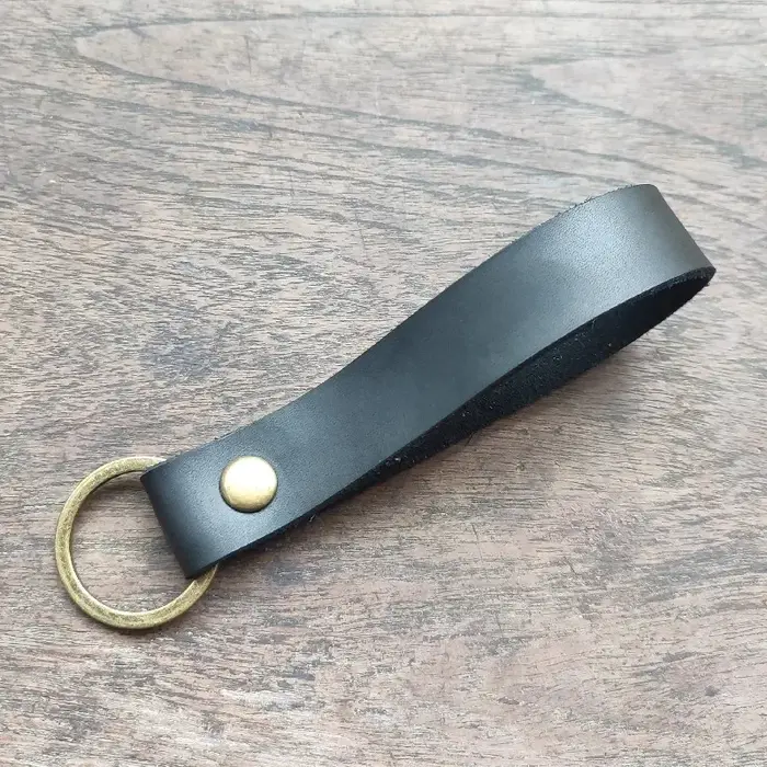 Porte-clés personnalisé en cuir gravé sur mesure pour femme de ménage