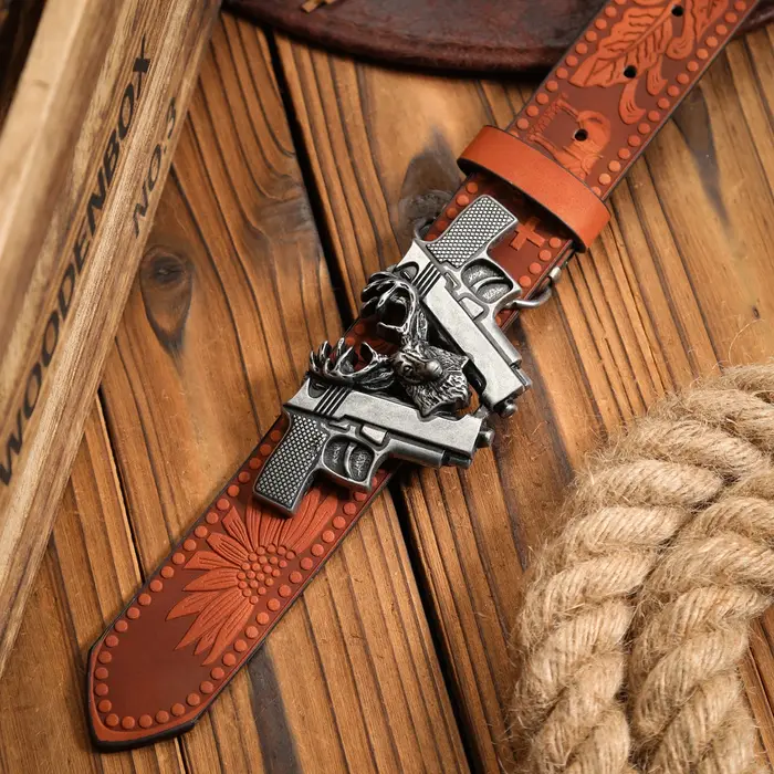 Une ceinture en PU à boucle de style occidental adaptée aux hommes et aux femmes