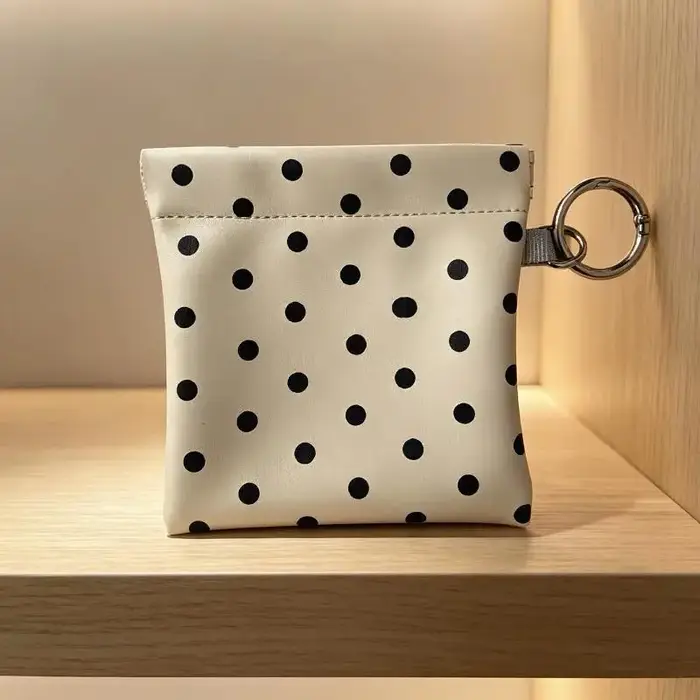Porte-monnaie à ressort en cuir PU à pois avec porte-clés, design compact pour ranger les pièces de