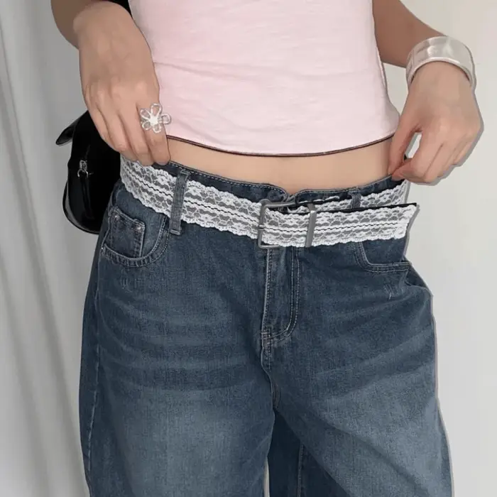 Belle ceinture de taille en dentelle en cuir blanc à fleurs