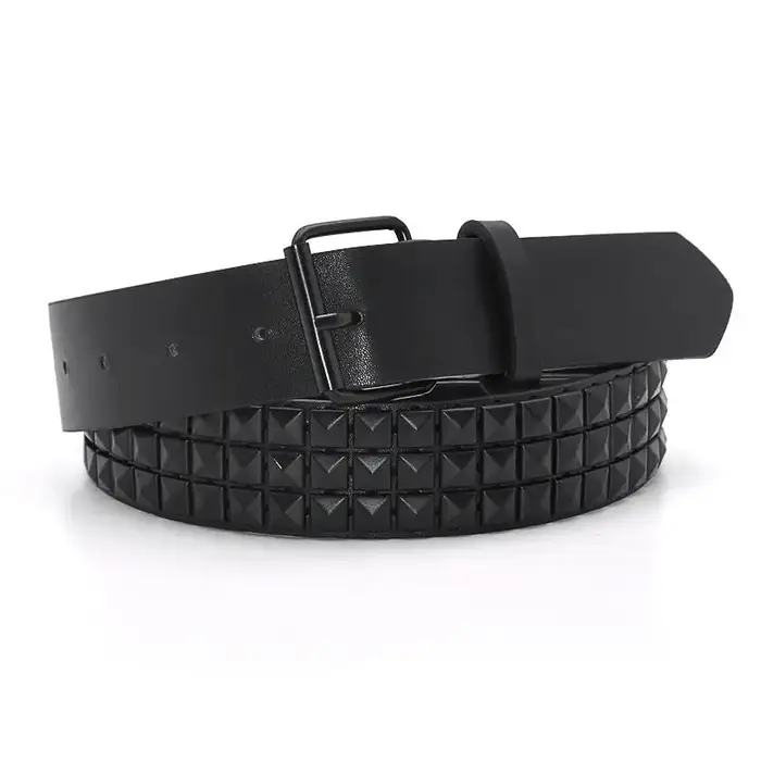 Ceinture punk cloutée pyramide