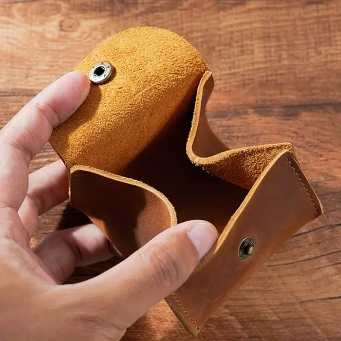 Portefeuille en cuir à fermeture à pression