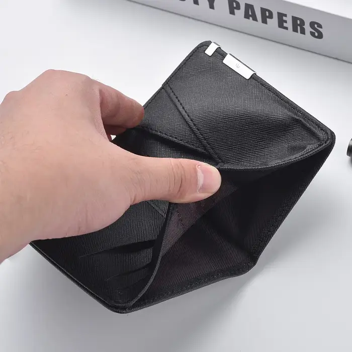Portefeuille mince de style business en simili cuir noir avec plusieurs emplacements pour cartes de crédit et