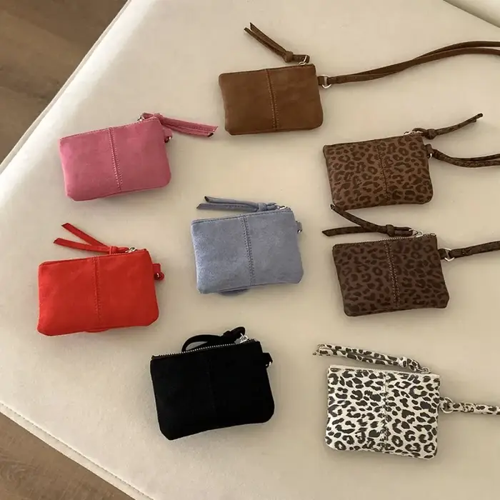 Porte-monnaie portable en daim imprimé léopard pour femme