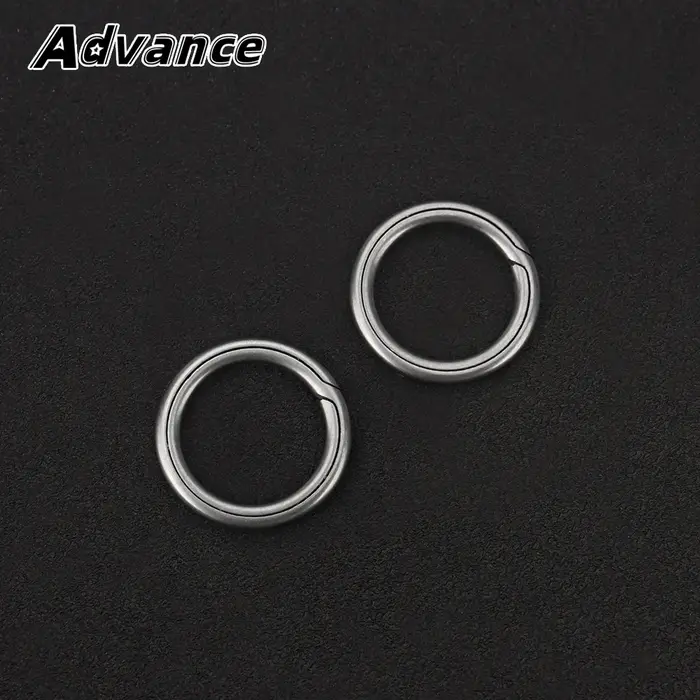 Porte-clés en alliage de titane de petite taille