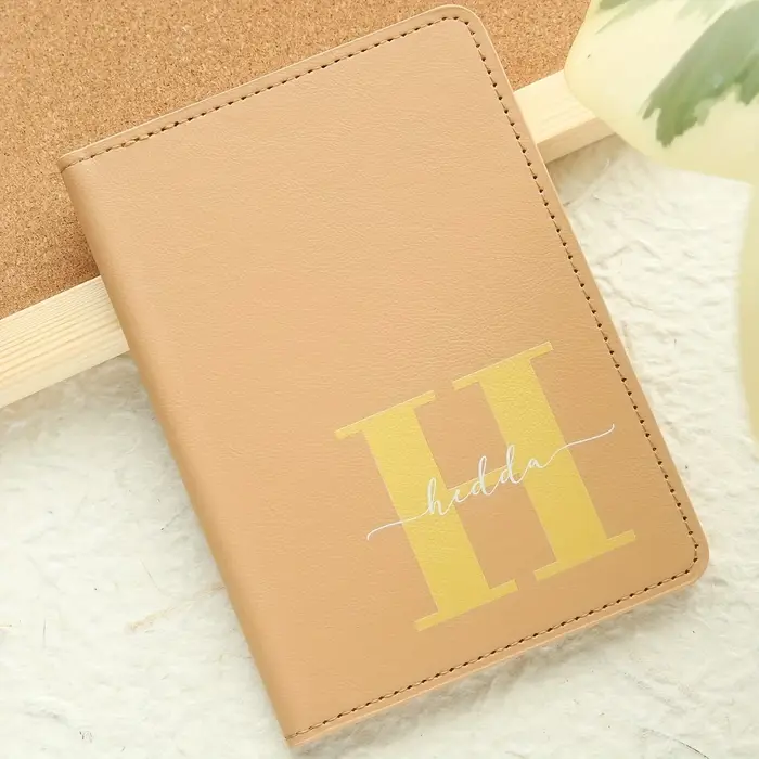 1 couverture de passeport personnalisée avec nom et initiales sur mesure, design monogramme élégant,