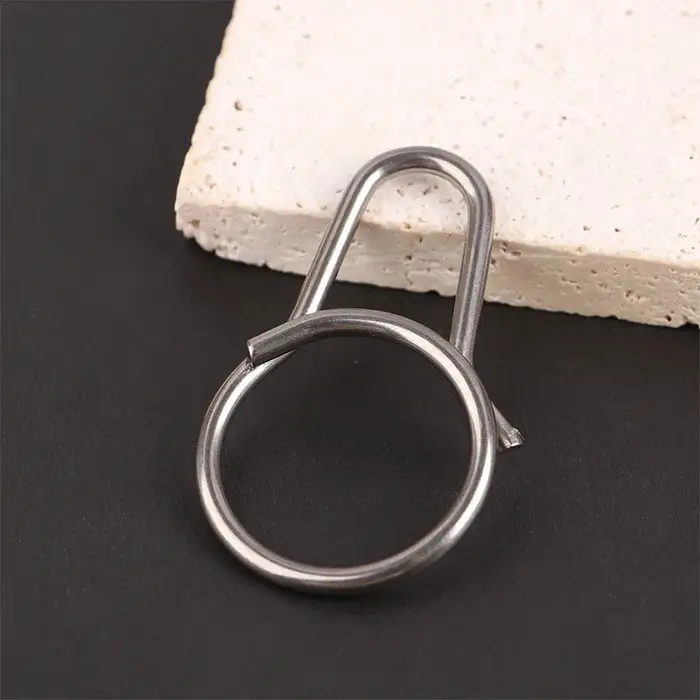 Porte-clés en alliage de titane avec clip ceinture, attache rapide, boucles de suspension, pendentif