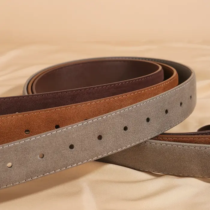 Ceinture en daim élégante pour femmes avec boucle en métal doré