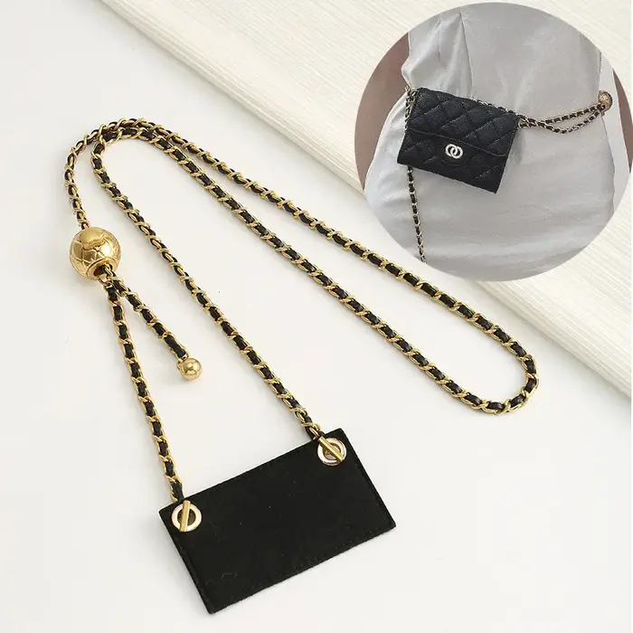 Petit porte-cartes élégant en cuir avec sangle