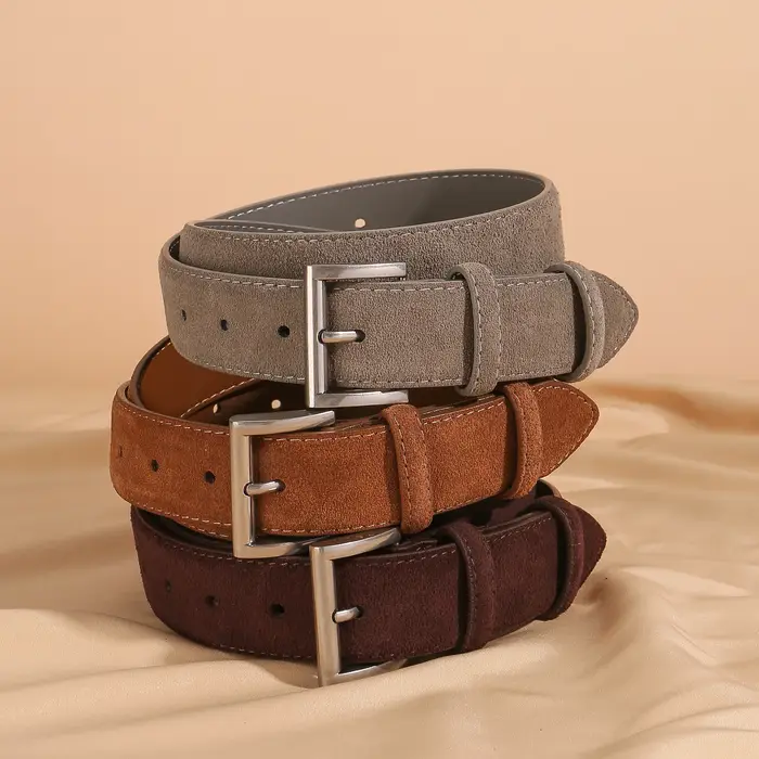 Ceinture en daim élégante pour femmes avec boucle en métal doré