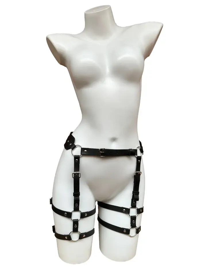 Ceinture en cuir vegan tendance avec boucle pour femme