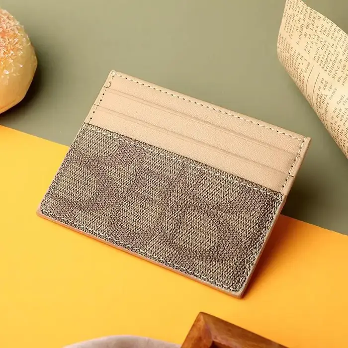 Nouveau porte-cartes compact ultra-fin pour femme, exquis et haut de gamme, avec protection anti-dém