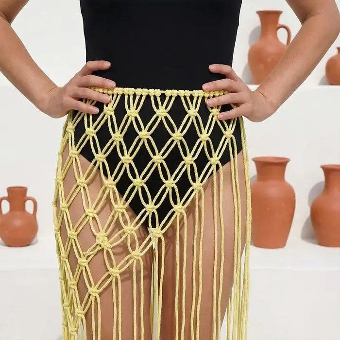 Ceinture en macramé tressée à la main avec pompons