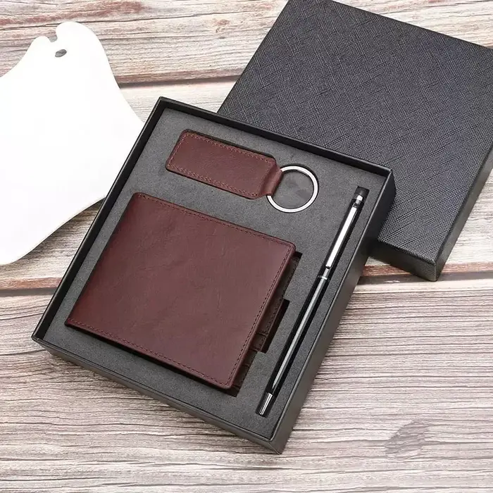 Portefeuille bifold pour homme en cuir véritable avec lettres personnalisées gratuites