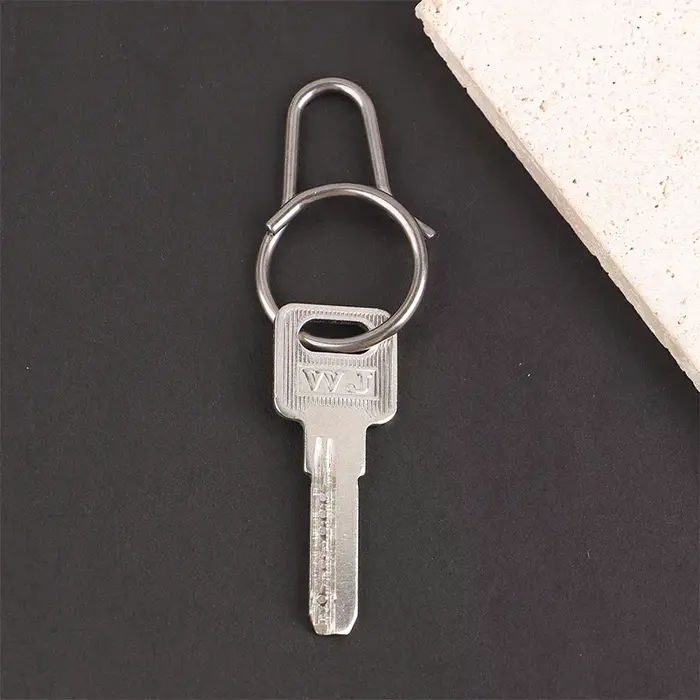 Porte-clés en alliage de titane avec clip ceinture
