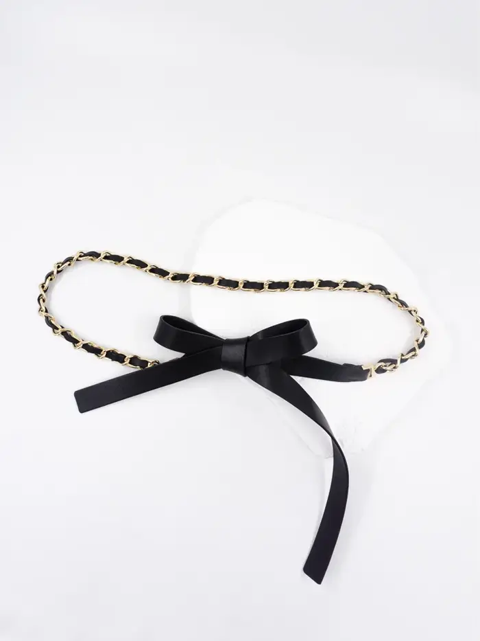 Ceinture fine nouée en cuir de mouton souple