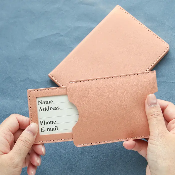 Ensemble porte-passeport et étiquette de bagage personnalisés