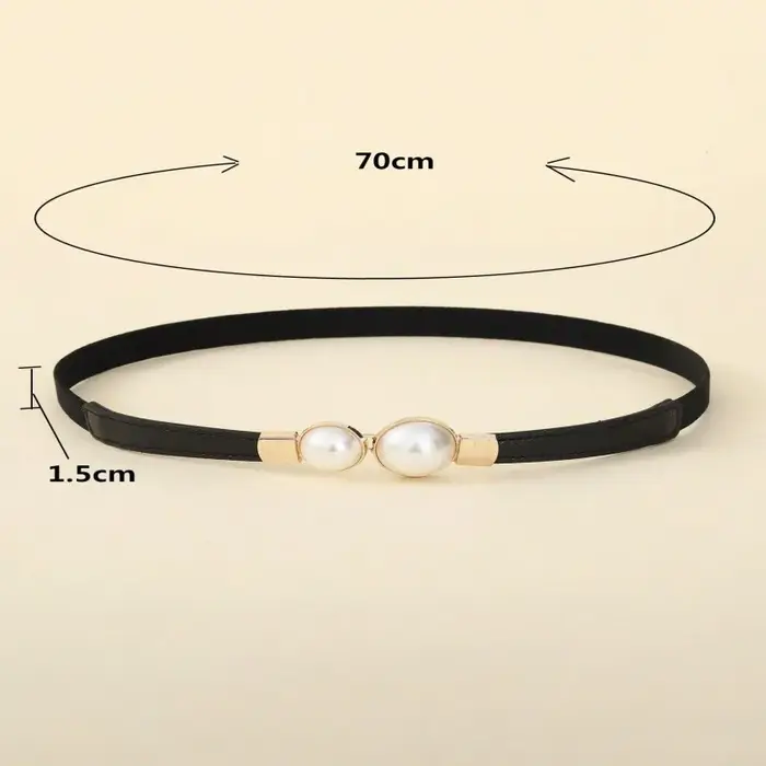 Une ceinture mince pour la robe