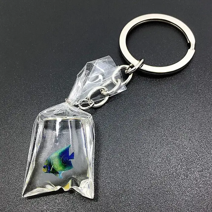 Porte-clés de sac en résine de poisson tropical transparent
