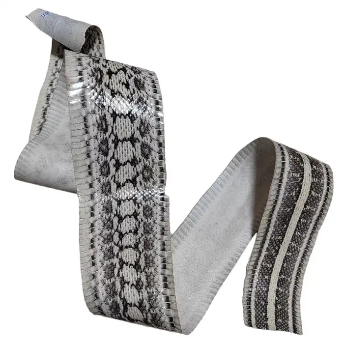 Cuir de serpent naturel non teint noir et blanc de 110 cm de long pour ceinture