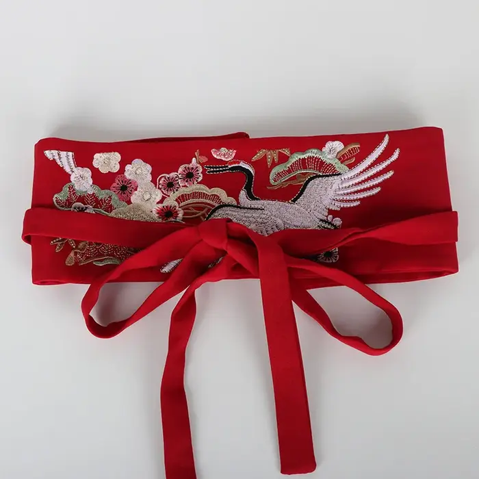 Ceinture large brodée pour femme