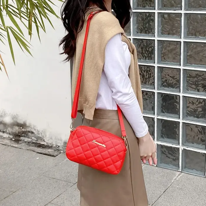 Petit sac messager avec pompon pour femme